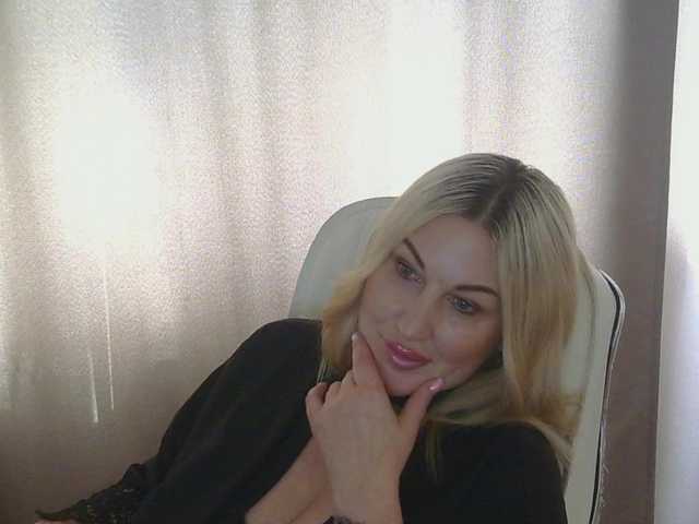 TANMZYA live webcam show