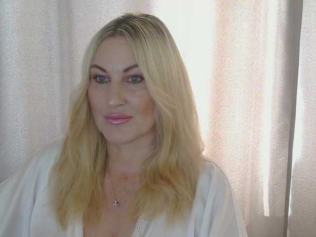 TANMZYA live cam on BongaCams