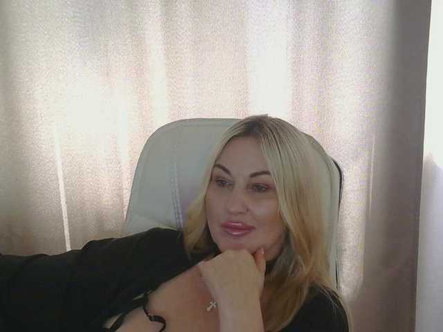 TANMZYA live webcam show