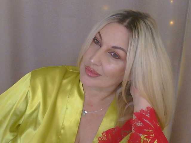 TANMZYA live cam on BongaCams