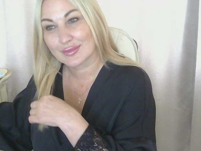 TANMZYA live webcam show