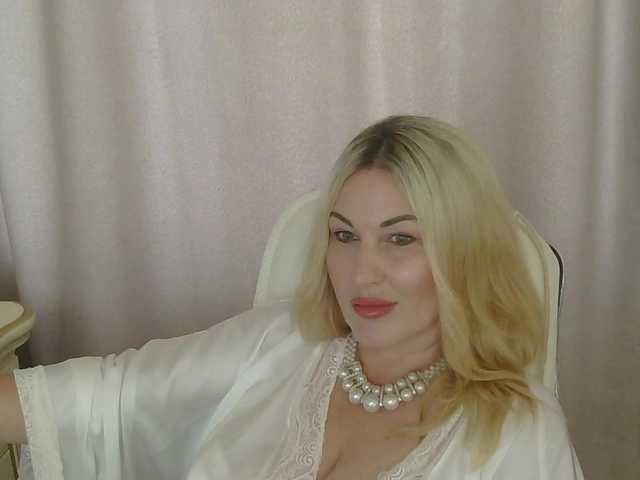 TANMZYA live webcam show