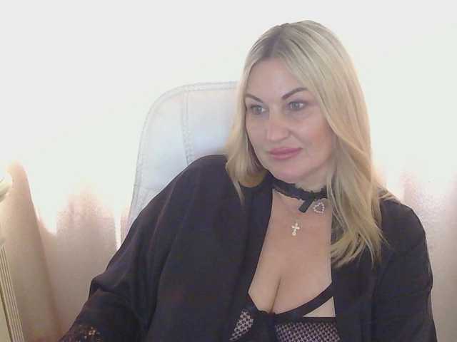 TANMZYA live webcam show