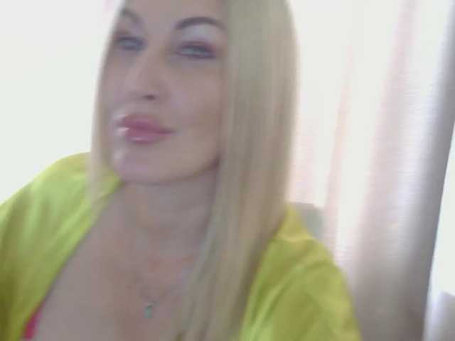 TANMZYA live cam on BongaCams