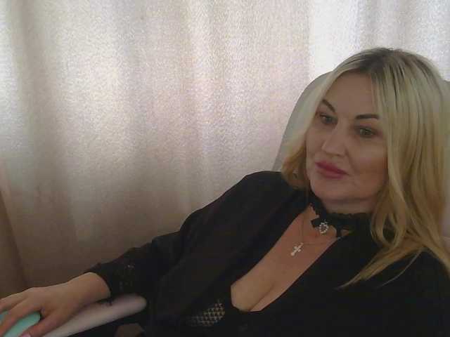 TANMZYA live webcam show