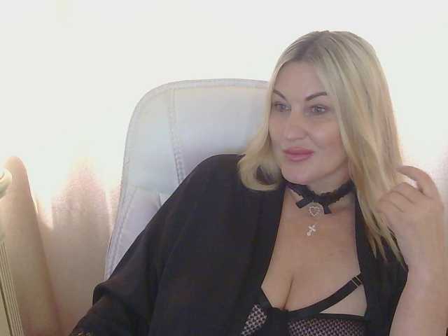 TANMZYA live webcam show