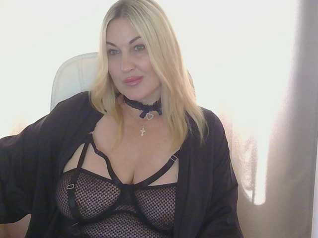 TANMZYA live webcam show