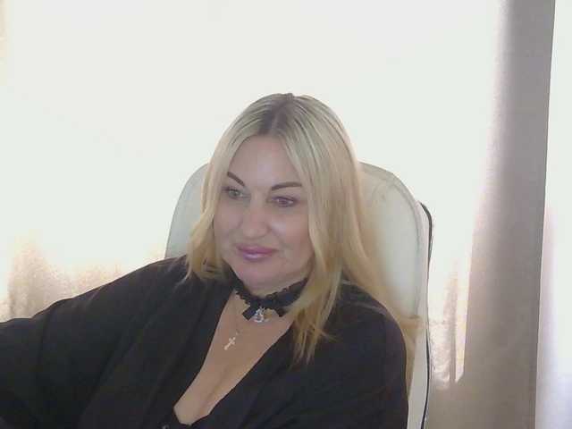 TANMZYA live cam on BongaCams