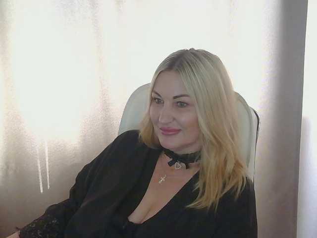 TANMZYA live cam on BongaCams