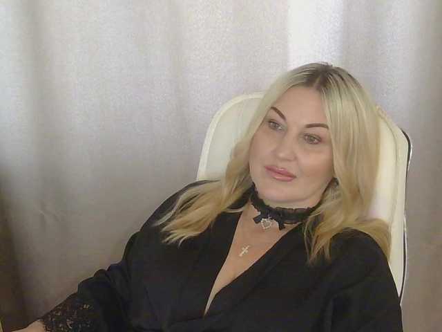 TANMZYA live webcam show