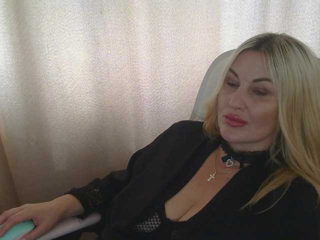 TANMZYA live webcam show