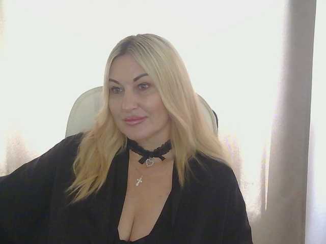 tanmzya cam belle