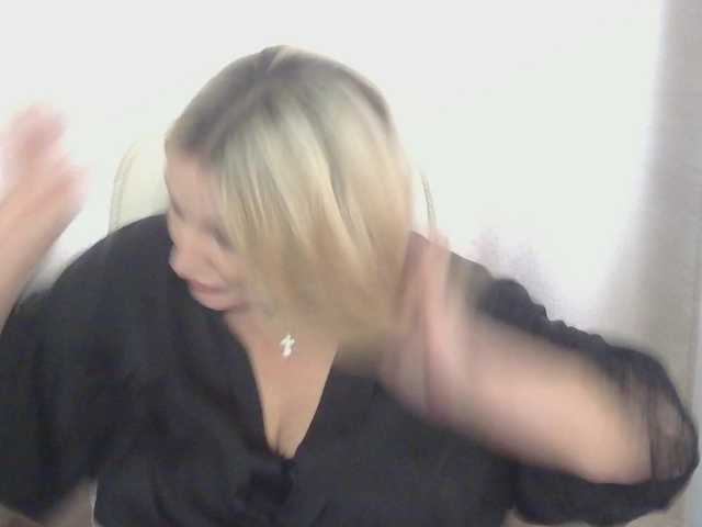 TANMZYA live webcam show