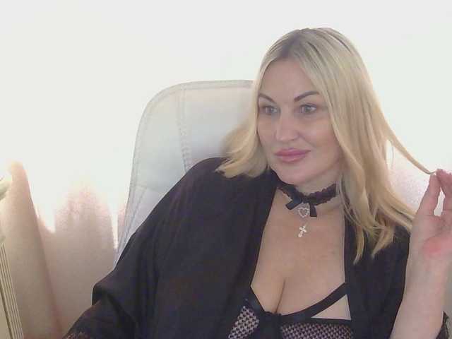 TANMZYA live webcam show