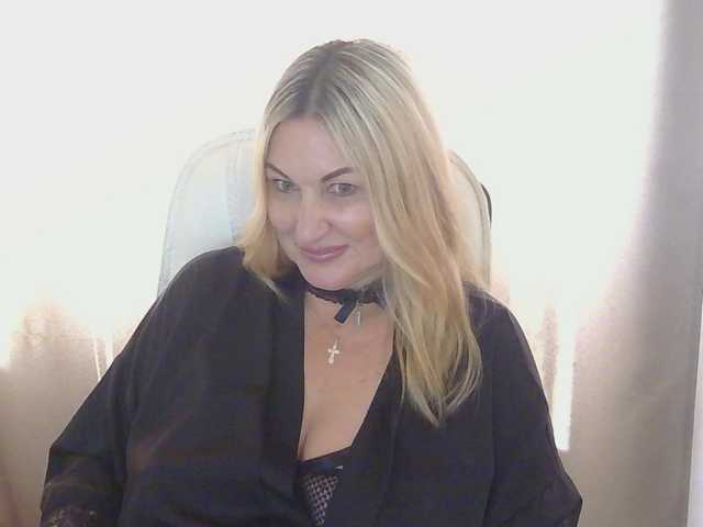 TANMZYA live webcam show