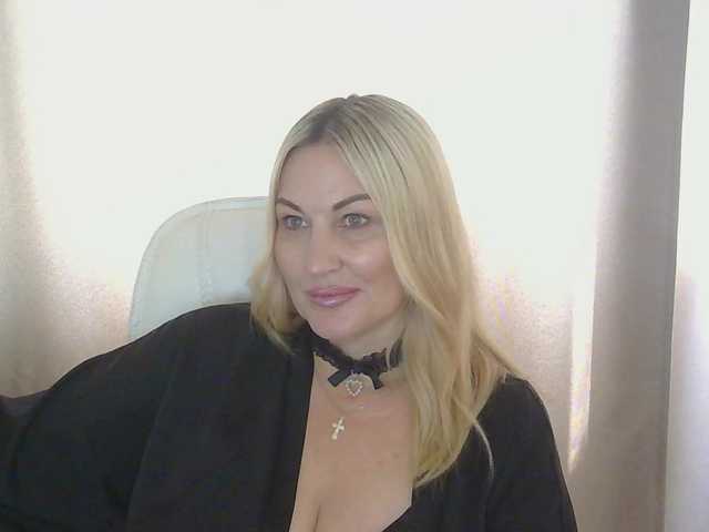 TANMZYA live webcam show