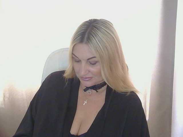 TANMZYA live webcam show