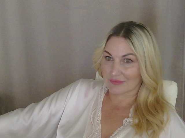 TANMZYA live cam on BongaCams