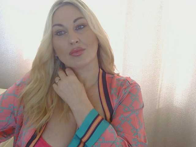 TANMZYA live cam on BongaCams