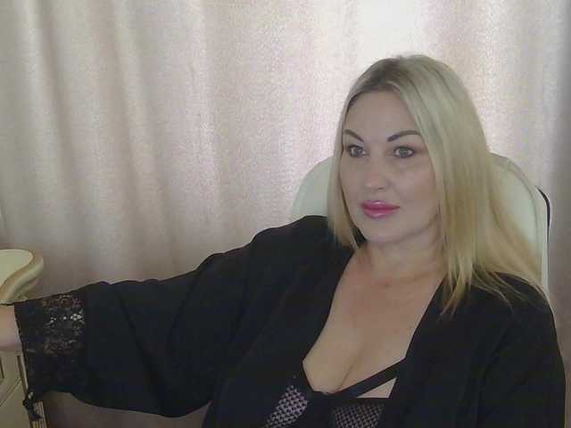 TANMZYA live cam on BongaCams