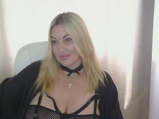 TANMZYA live webcam show