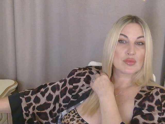 TANMZYA live cam on BongaCams