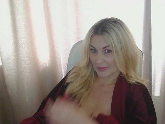 TANMZYA live cam on BongaCams