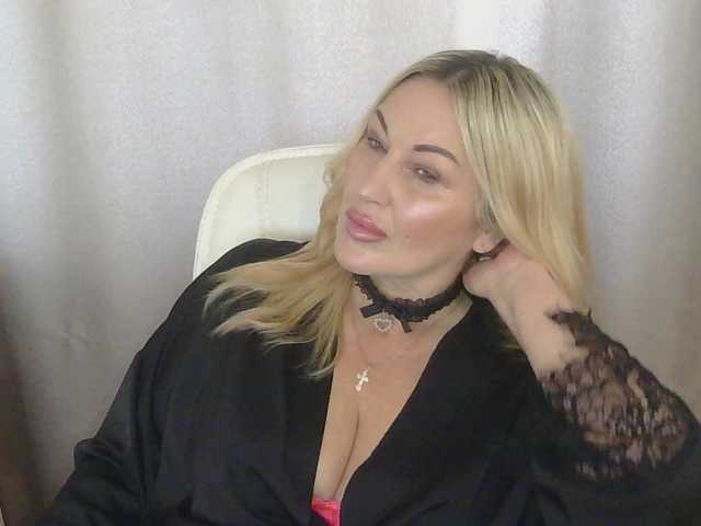 TANMZYA live webcam show