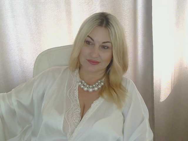 TANMZYA live webcam show