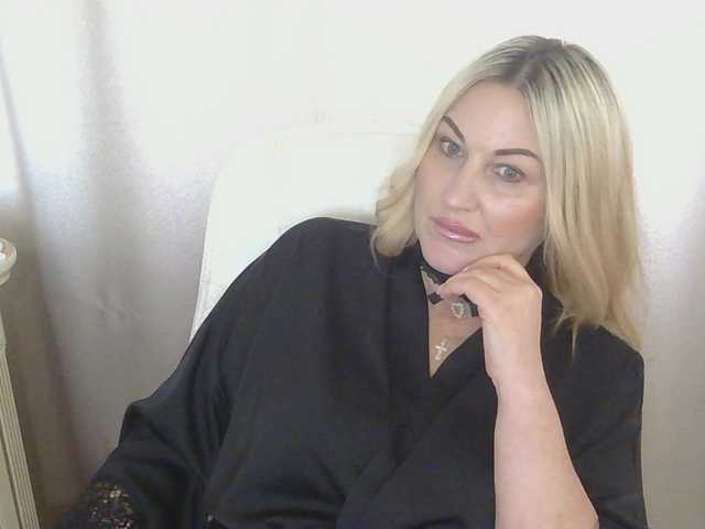 TANMZYA live webcam show