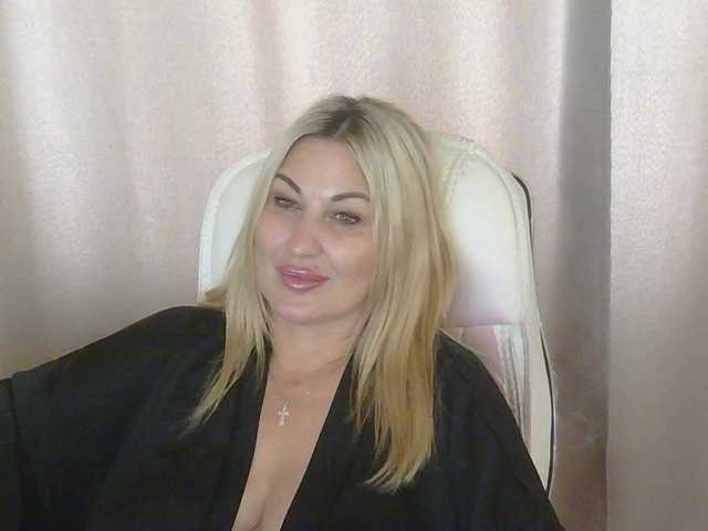 TANMZYA live webcam show