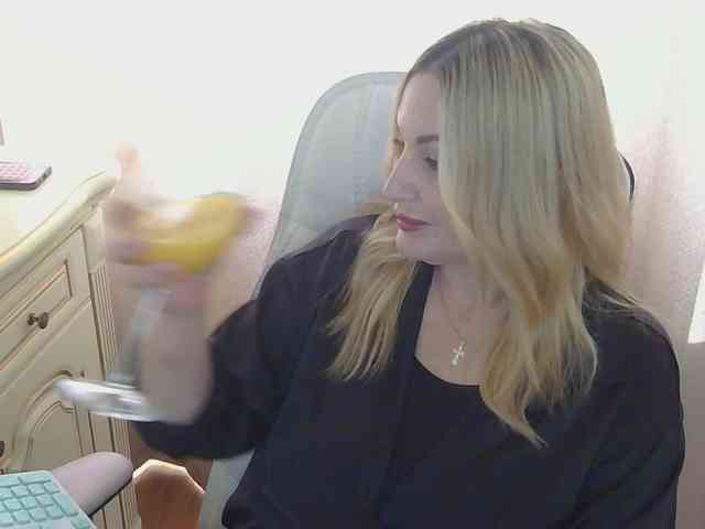 TANMZYA Live Webcam on BongaCams