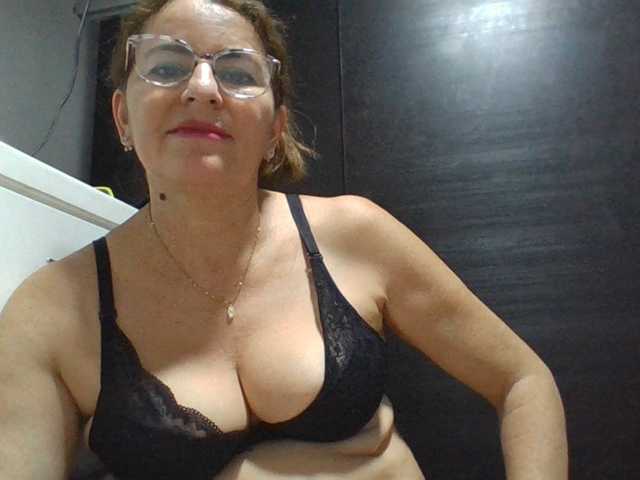 JuanitaWouti live cam on BongaCams