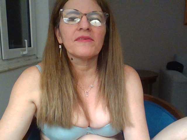 JuanitaWouti's BongaCams show and profile