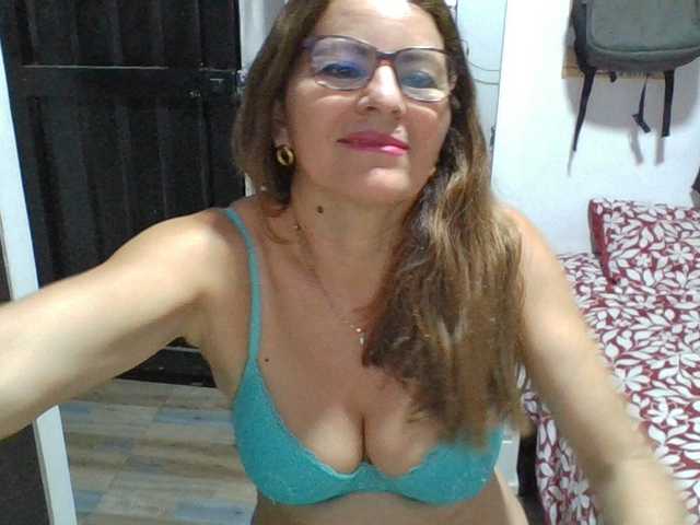 JuanitaWouti live cam on BongaCams