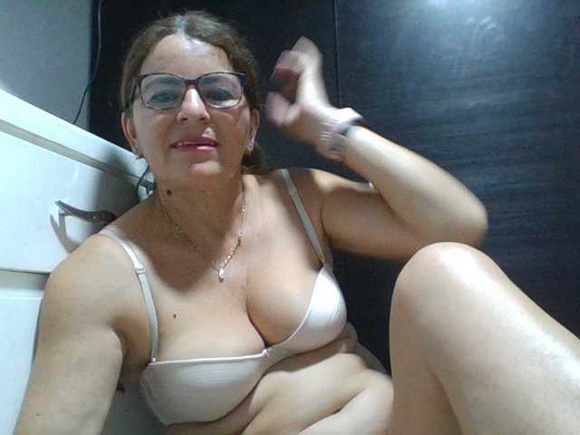 JuanitaWouti live cam preview