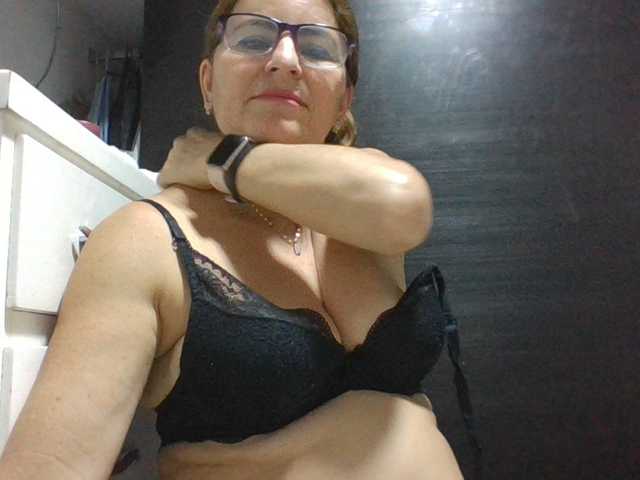 JuanitaWouti live cam on BongaCams