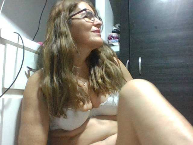 JuanitaWouti live cam on BongaCams
