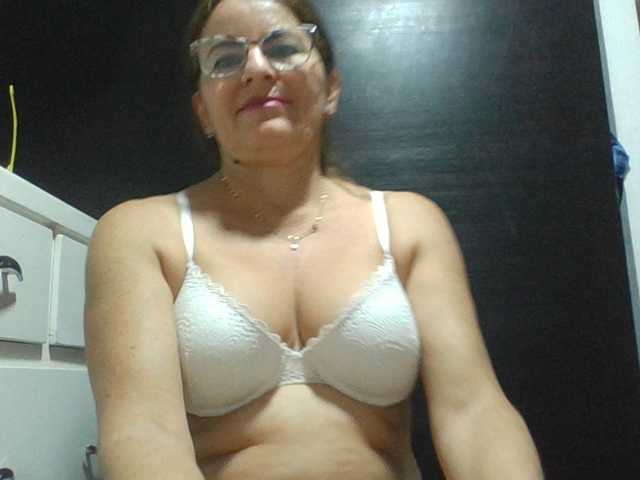 JuanitaWouti live cam on BongaCams