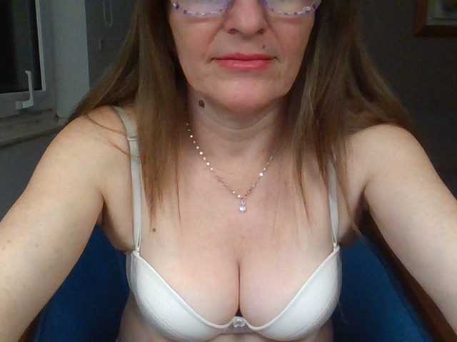 JuanitaWouti's BongaCams show and profile