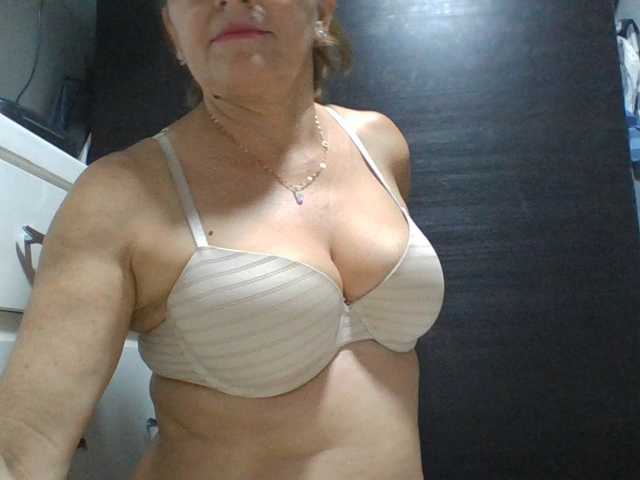 JuanitaWouti, en directo ahora en BongaCams