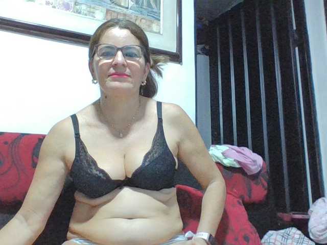 JuanitaWouti live cam on BongaCams