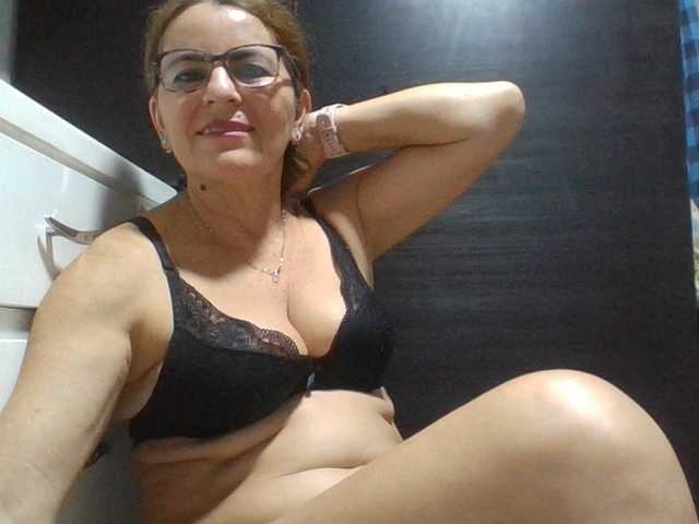 JuanitaWouti live cam preview