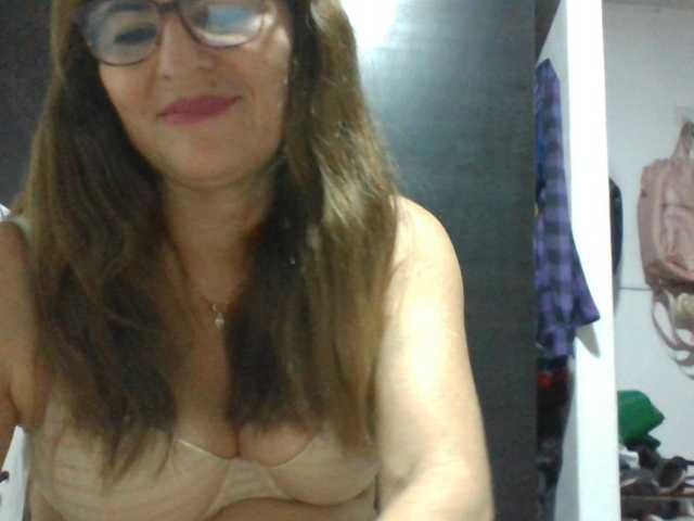JuanitaWouti live cam preview