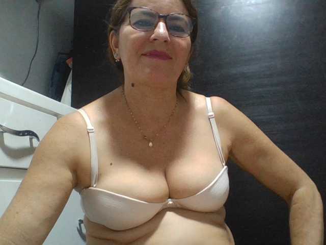 JuanitaWouti webcam bongacams model stream image