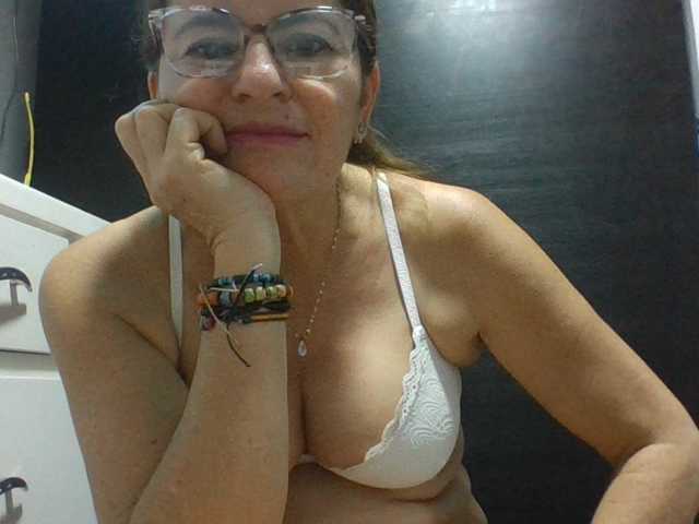 JuanitaWouti live cam preview