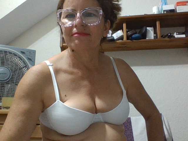 JuanitaWouti live cam on BongaCams