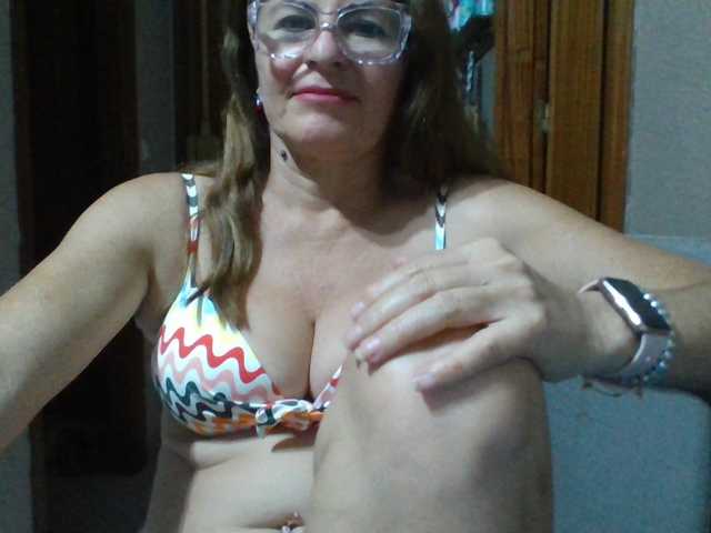 JuanitaWouti live cam on BongaCams