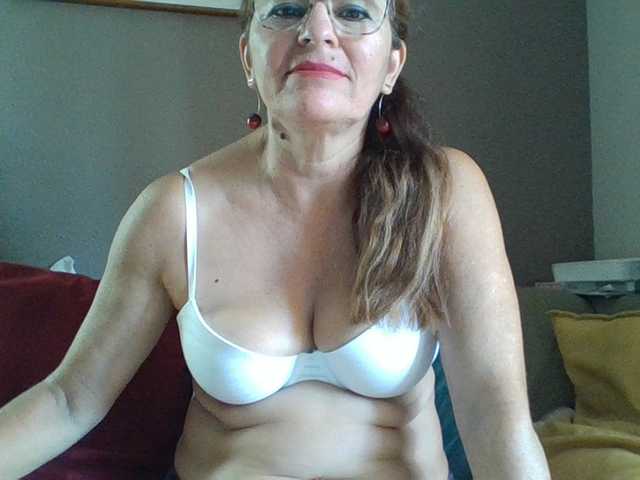 JuanitaWouti live cam on BongaCams