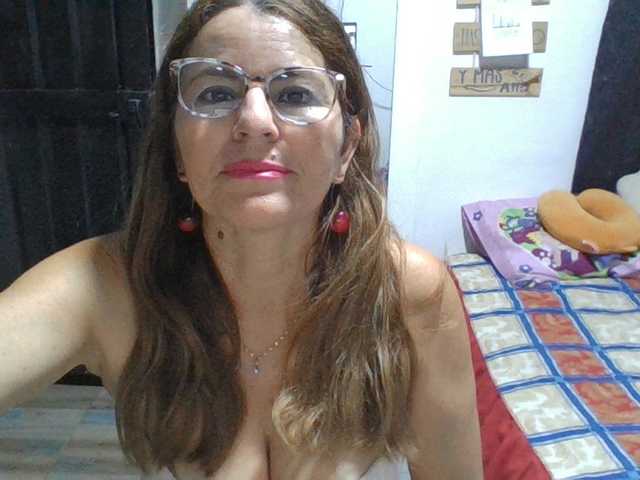 JuanitaWouti live cam on BongaCams